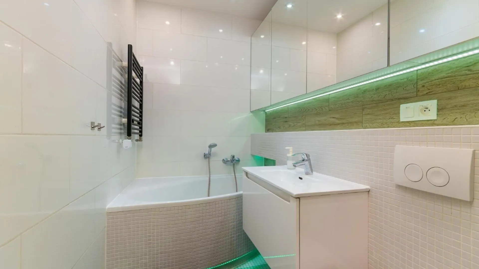 Srutowa Royal Residence Wroclaw 0*,  Poland